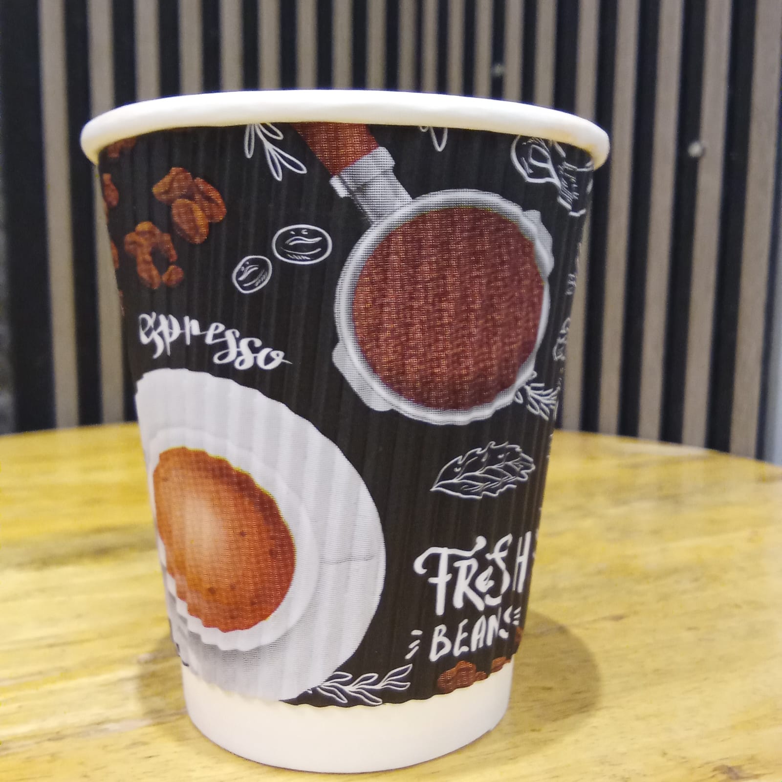 Pack of 1 (25 Count) 8oz Paper Coffee Cups,3 Layers Disposable Coffee Cups, Black Hot Beverage Cups with Ripple Wall Design, Hot Beverage Cups Suitable for Birthday,Party and any occasions - Image 6